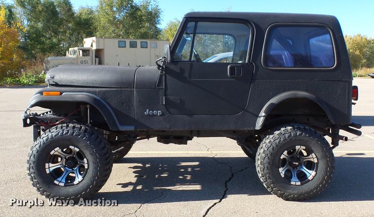 image for item K8113 1982 Jeep CJ7