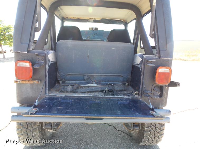 image for item K8113 1982 Jeep CJ7