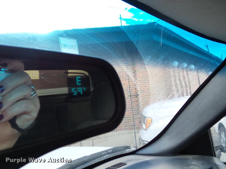 image for item K8114 2002 Chevrolet Avalanche 1500 Crew Cab pickup truck