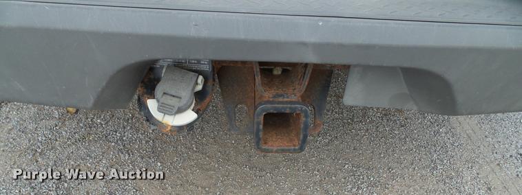 image for item K8114 2002 Chevrolet Avalanche 1500 Crew Cab pickup truck