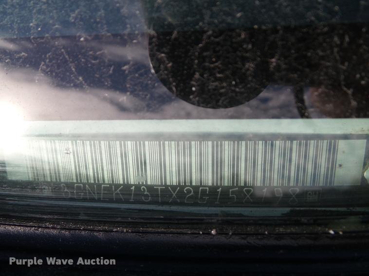 image for item K8114 2002 Chevrolet Avalanche 1500 Crew Cab pickup truck