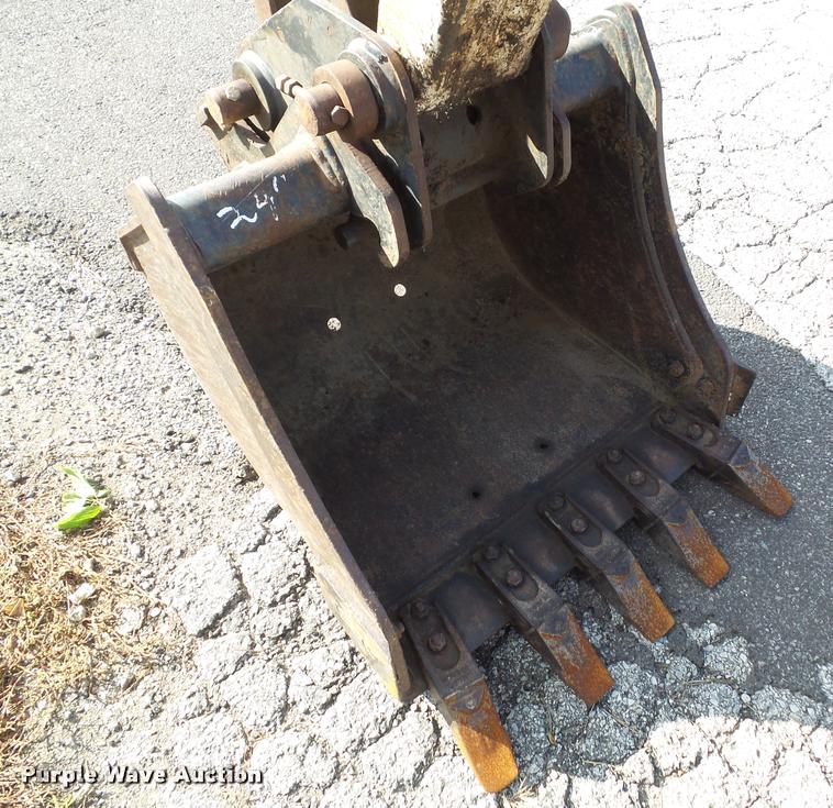 image for item K8131 2001 Bobcat 863 skid steer with backhoe attachment