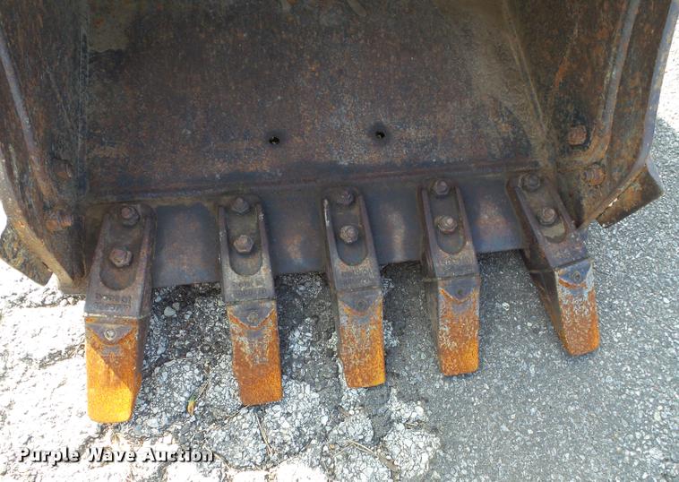 image for item K8131 2001 Bobcat 863 skid steer with backhoe attachment