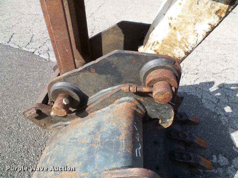 image for item K8131 2001 Bobcat 863 skid steer with backhoe attachment