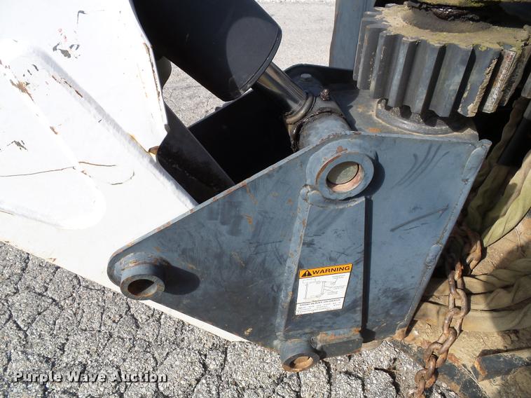 image for item K8131 2001 Bobcat 863 skid steer with backhoe attachment