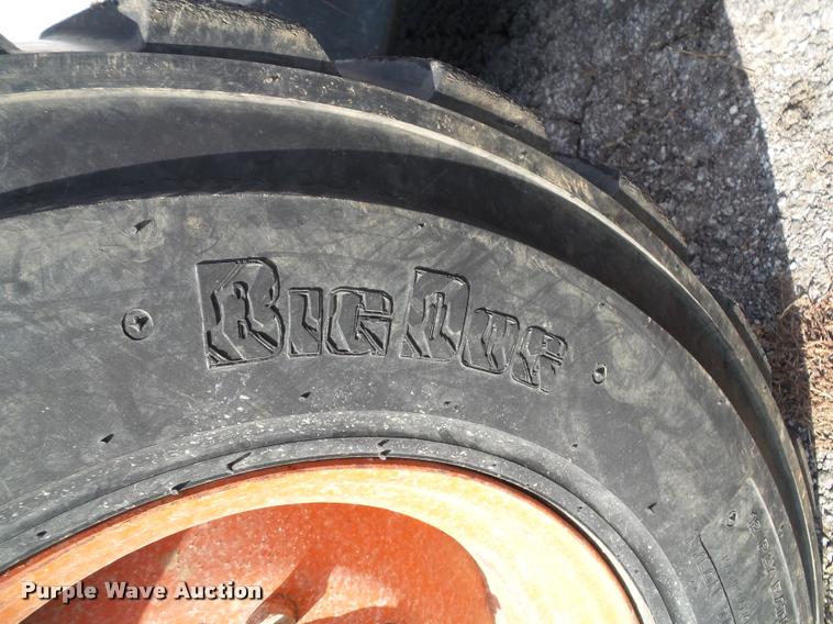 image for item K8131 2001 Bobcat 863 skid steer with backhoe attachment