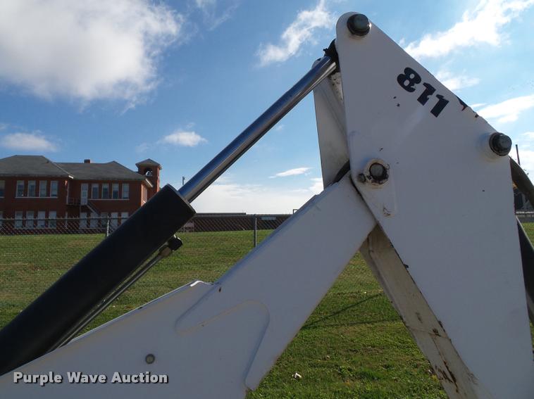 image for item K8131 2001 Bobcat 863 skid steer with backhoe attachment