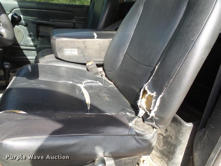 image for item K8164 2003 Dodge Ram 2500 flatbed pickup truck