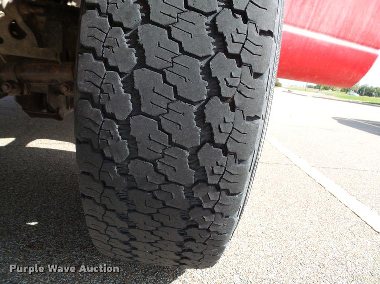 image for item K8164 2003 Dodge Ram 2500 flatbed pickup truck