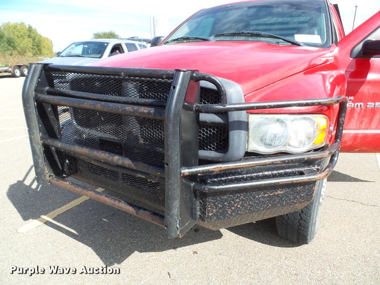 image for item K8164 2003 Dodge Ram 2500 flatbed pickup truck