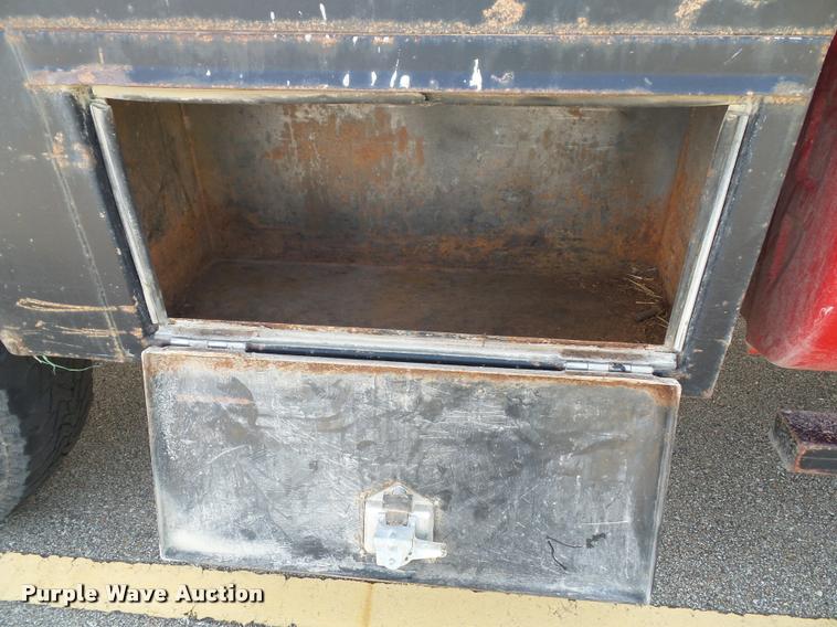 image for item K8164 2003 Dodge Ram 2500 flatbed pickup truck