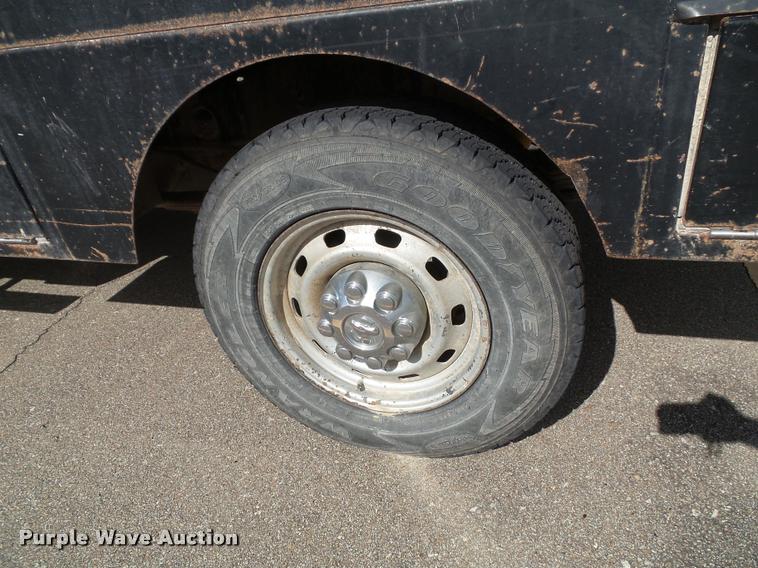 image for item K8164 2003 Dodge Ram 2500 flatbed pickup truck