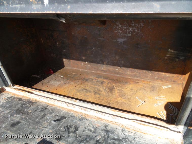 image for item K8164 2003 Dodge Ram 2500 flatbed pickup truck