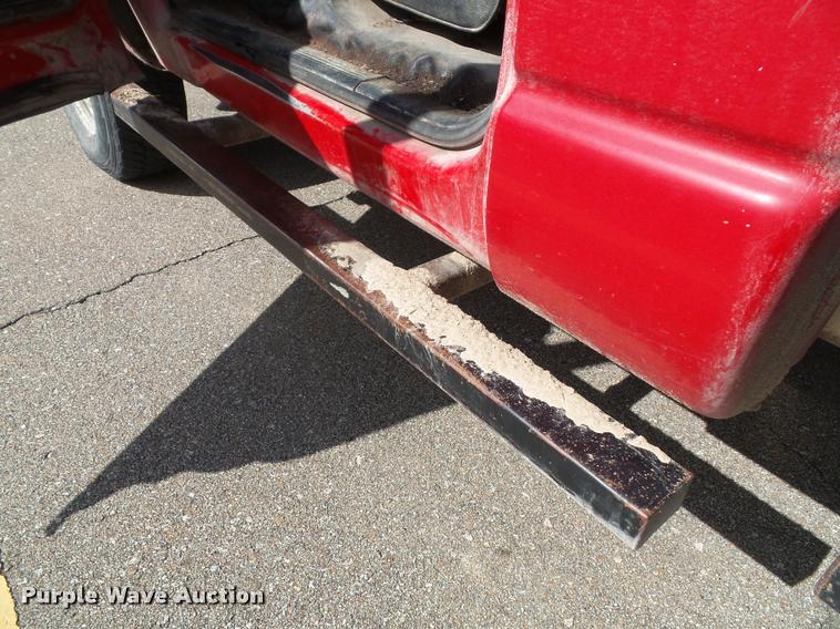 image for item K8164 2003 Dodge Ram 2500 flatbed pickup truck