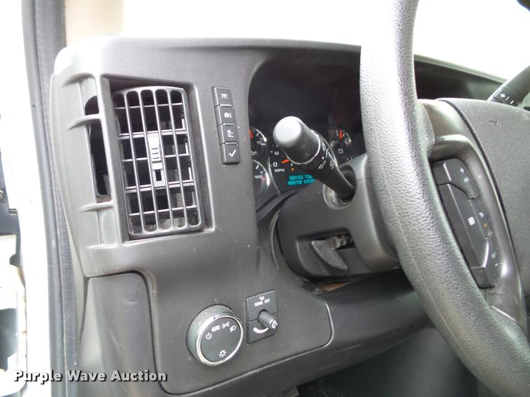 image for item K8165 2010 Chevrolet Express 3500 extended van