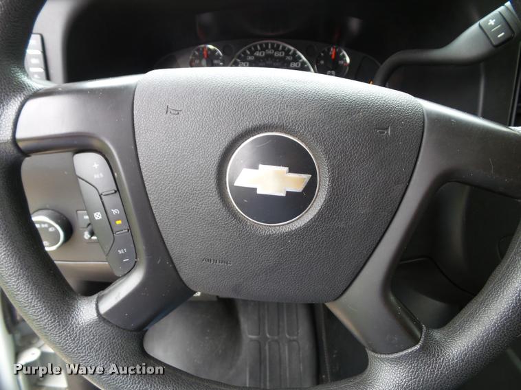 image for item K8165 2010 Chevrolet Express 3500 extended van