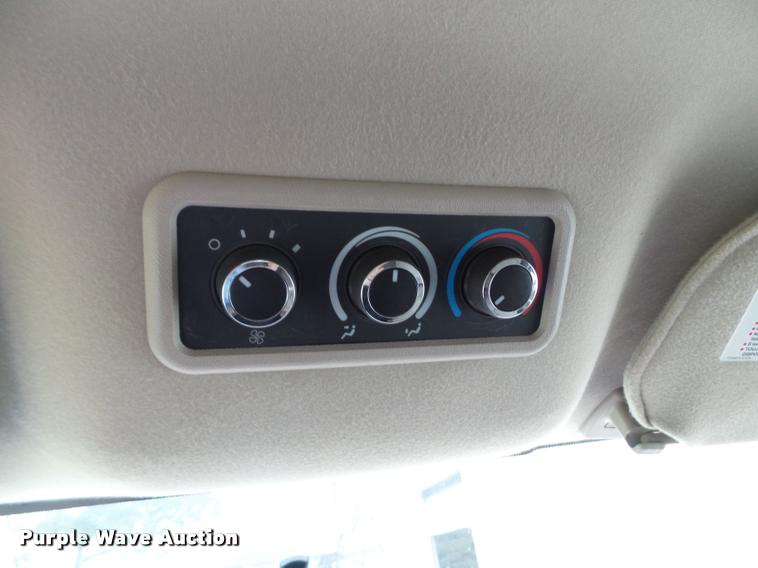 image for item K8165 2010 Chevrolet Express 3500 extended van