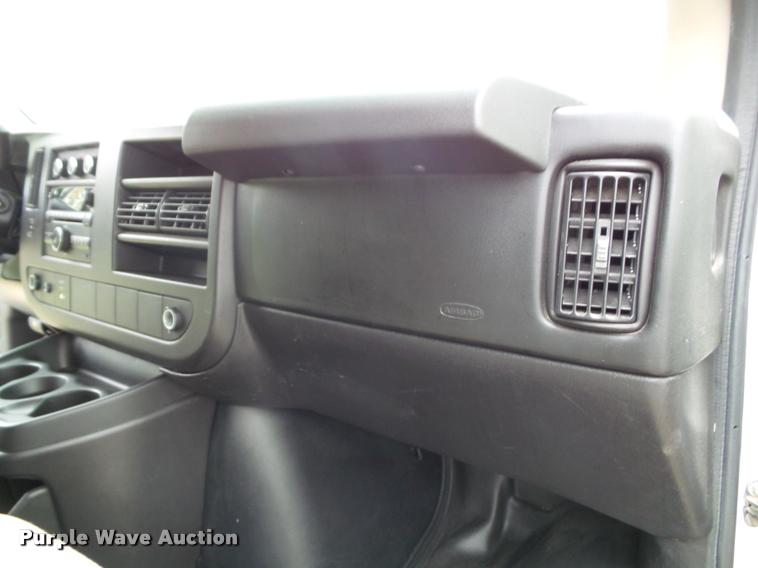 image for item K8165 2010 Chevrolet Express 3500 extended van