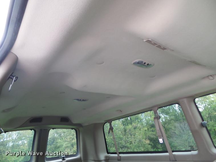 image for item K8165 2010 Chevrolet Express 3500 extended van