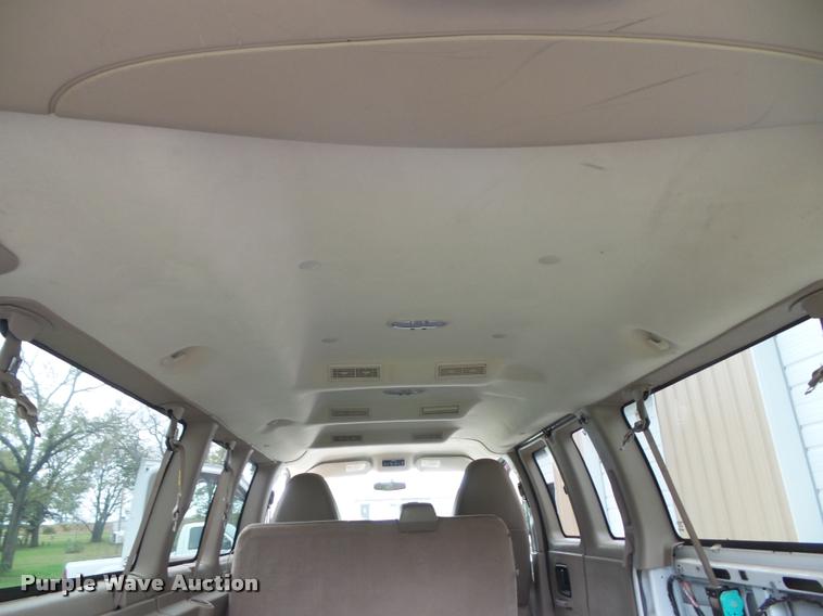 image for item K8165 2010 Chevrolet Express 3500 extended van