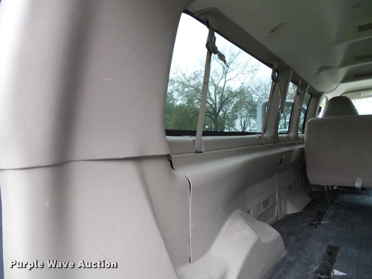 image for item K8165 2010 Chevrolet Express 3500 extended van