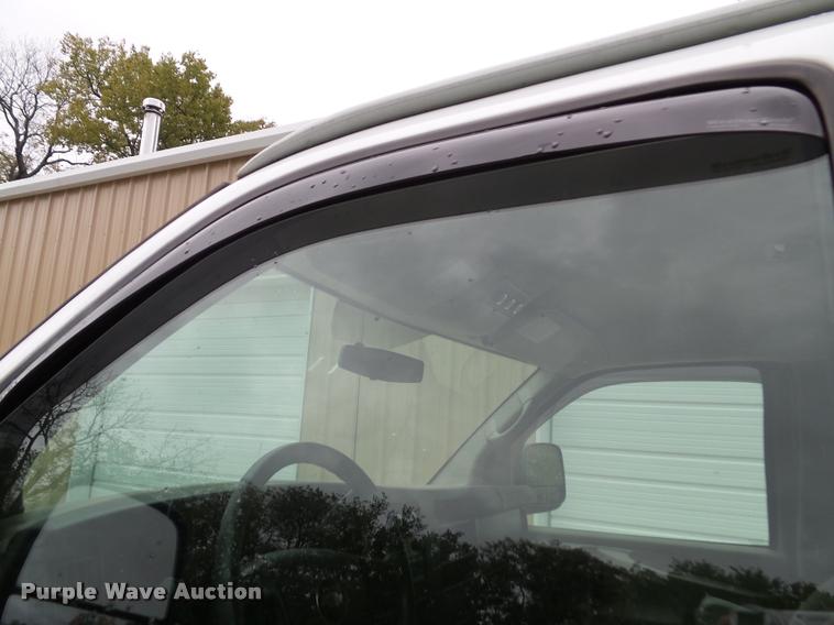 image for item K8165 2010 Chevrolet Express 3500 extended van