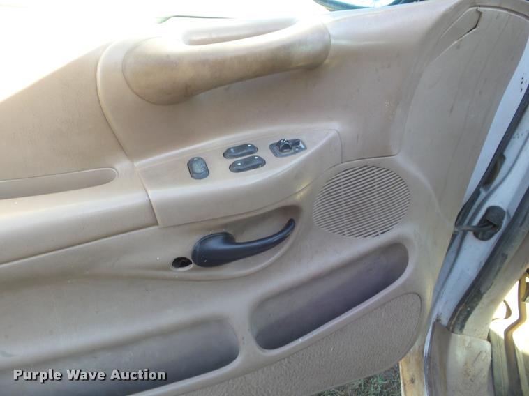 image for item L1709 1998 Ford F150 SuperCab pickup truck