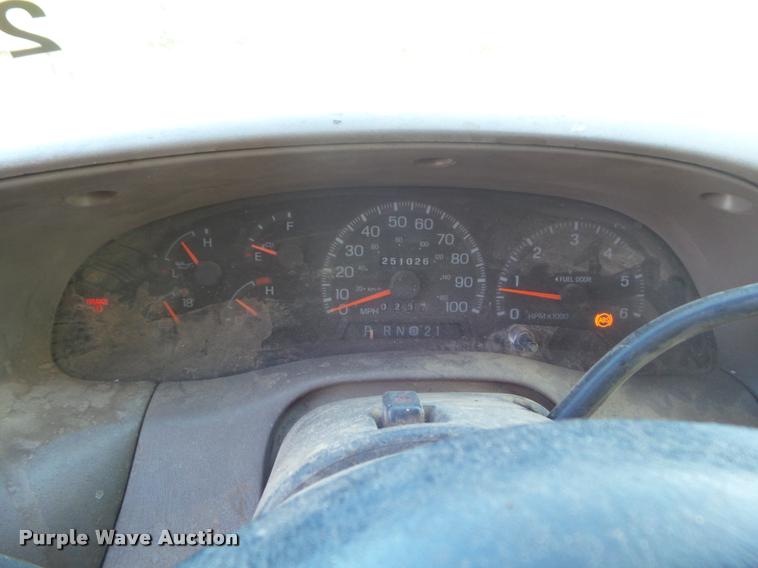 image for item L1709 1998 Ford F150 SuperCab pickup truck