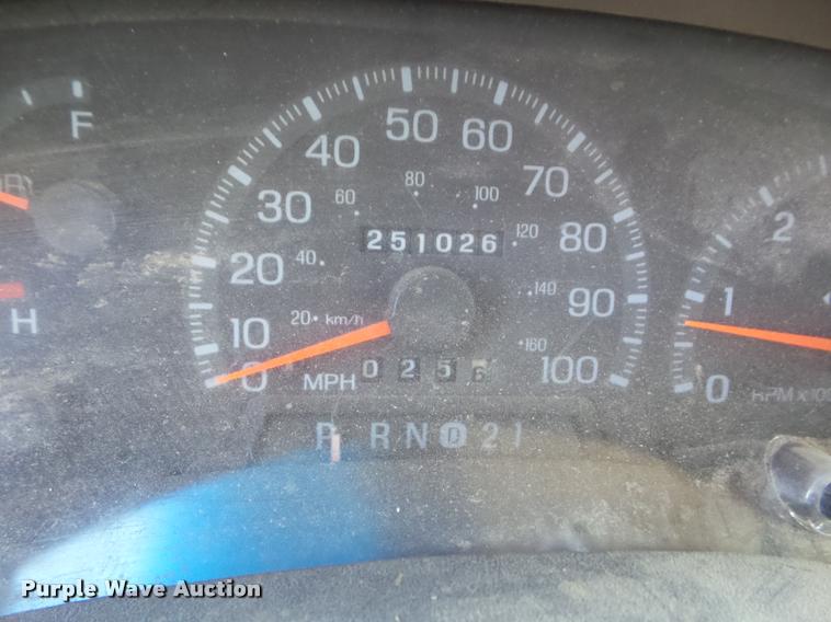 image for item L1709 1998 Ford F150 SuperCab pickup truck