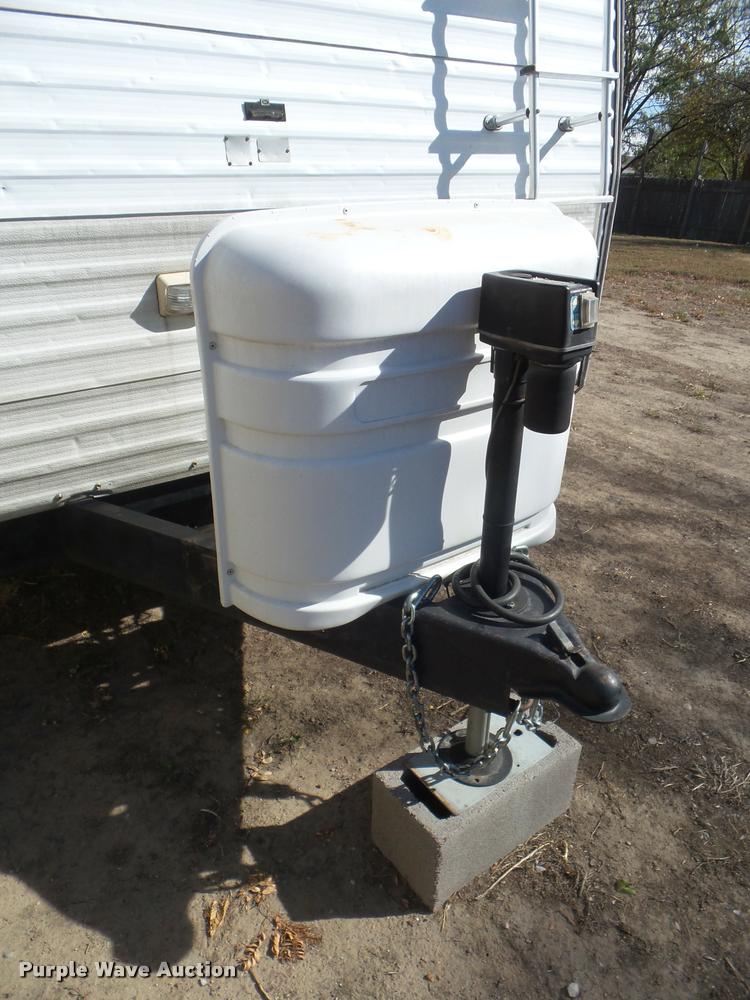 image for item L1721 1998 Prowler camper