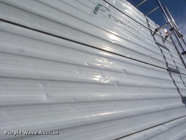 image for item L1721 1998 Prowler camper