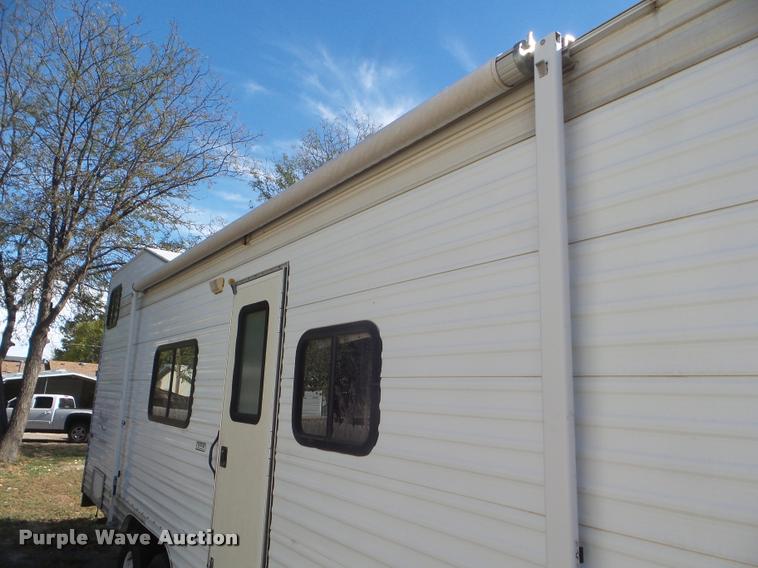 image for item L1721 1998 Prowler camper