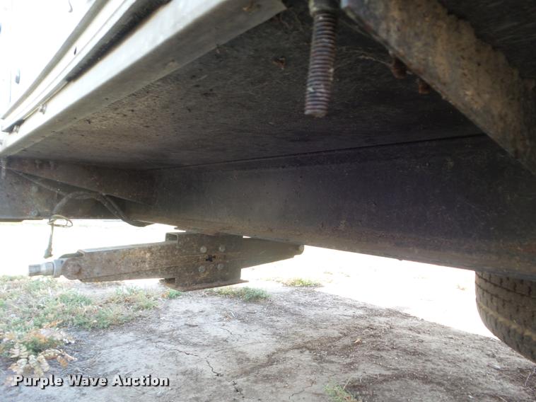 image for item L1721 1998 Prowler camper