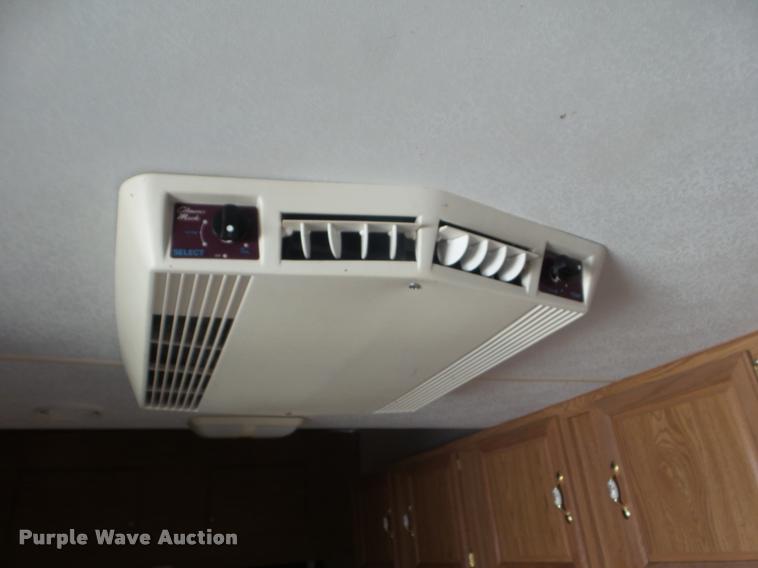 image for item L1721 1998 Prowler camper