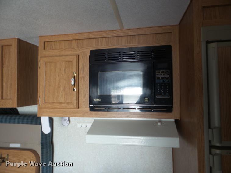 image for item L1721 1998 Prowler camper