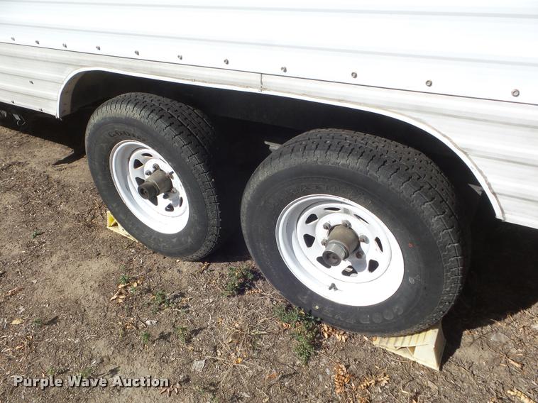 image for item L1721 1998 Prowler camper