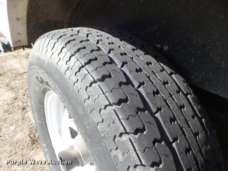 image for item L1721 1998 Prowler camper