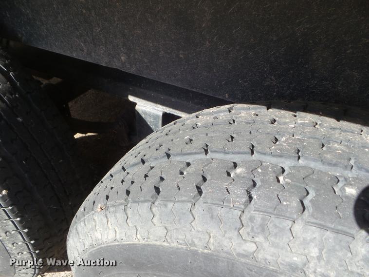 image for item L1721 1998 Prowler camper