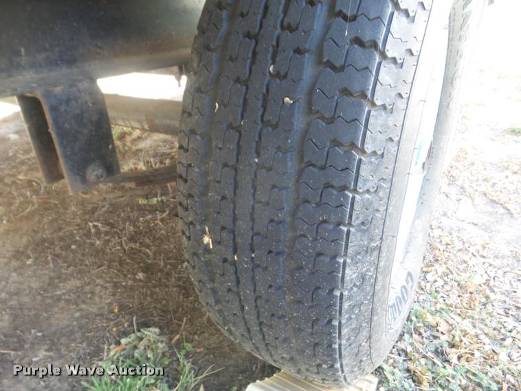 image for item L1721 1998 Prowler camper