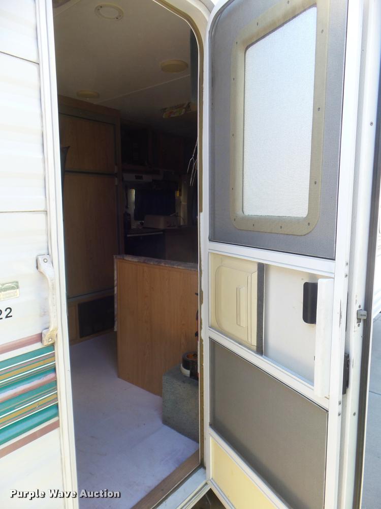 image for item L1722 1996 Keystone sprinter camper