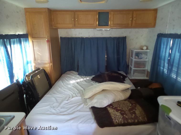 image for item L1722 1996 Keystone sprinter camper