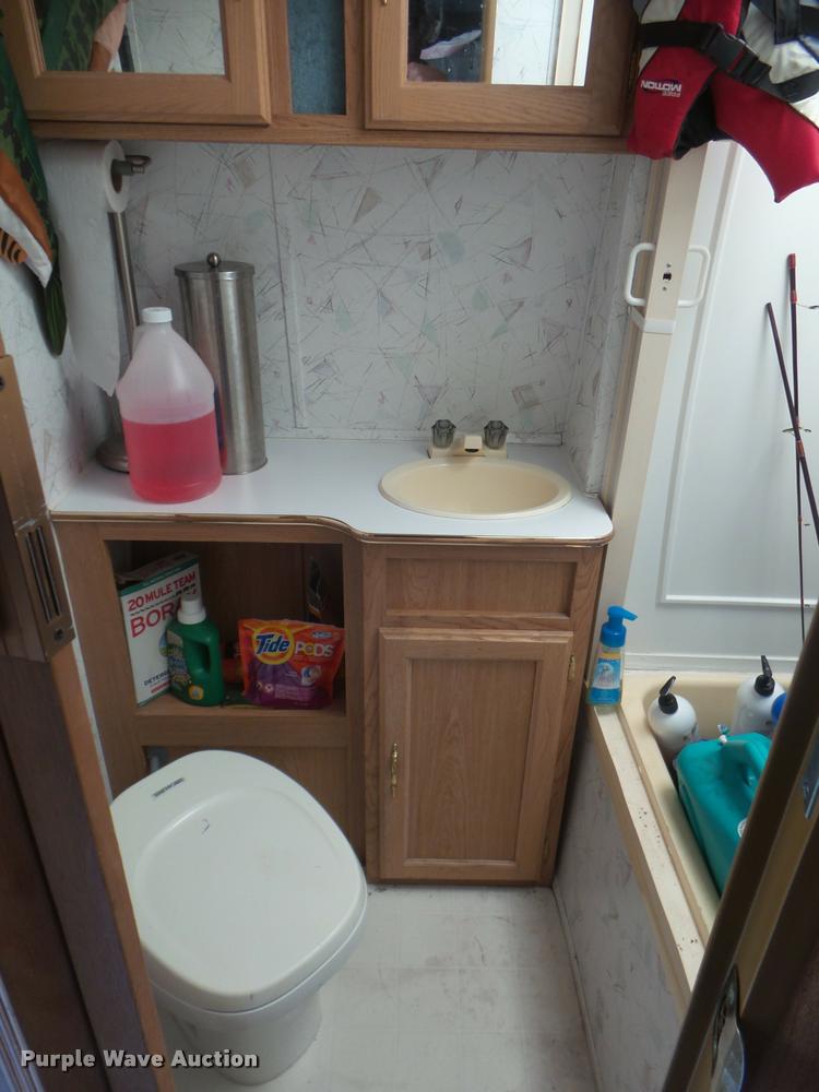 image for item L1722 1996 Keystone sprinter camper