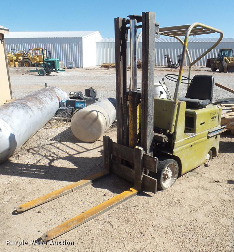 image for item L1725 Yale forklift