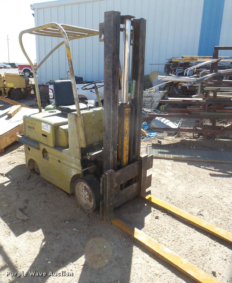 image for item L1725 Yale forklift