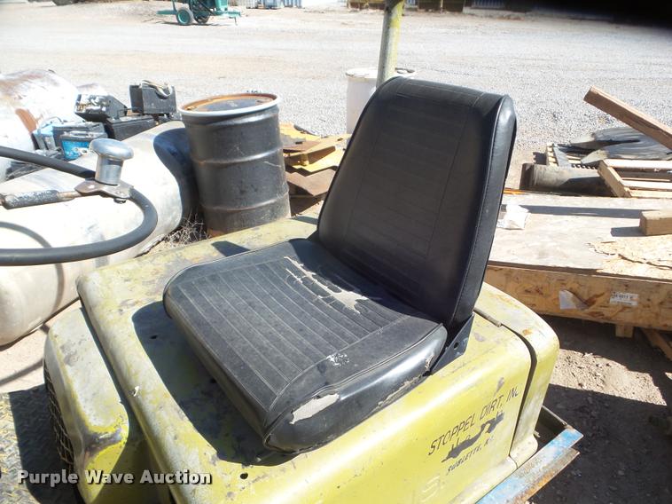 image for item L1725 Yale forklift