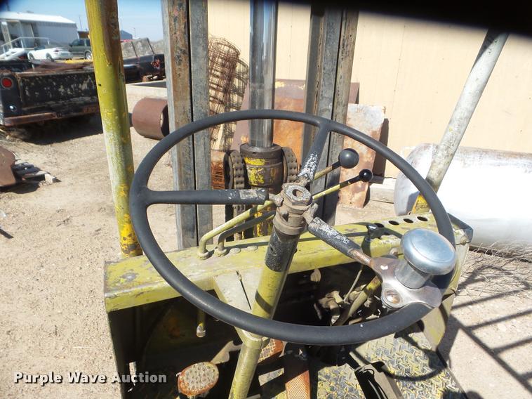 image for item L1725 Yale forklift