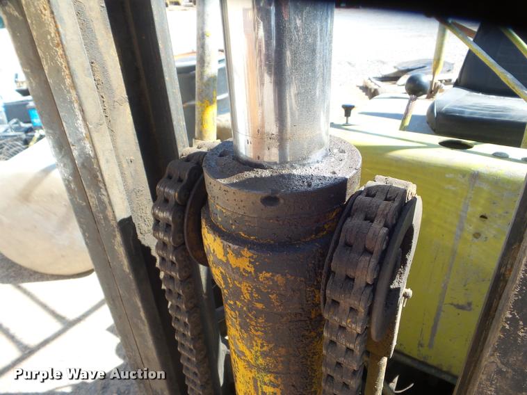 image for item L1725 Yale forklift