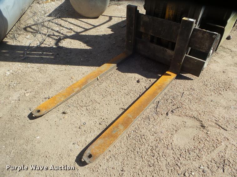 image for item L1725 Yale forklift