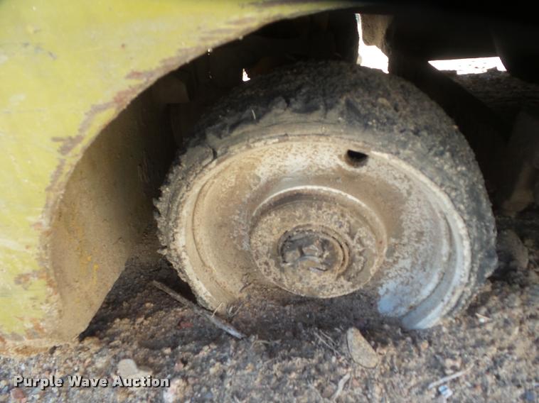 image for item L1725 Yale forklift