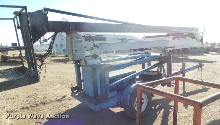 image for item L1737 2016 Ameriquip Eagle 42 boom lift